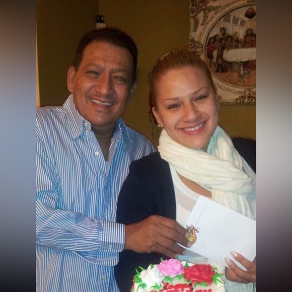 CHUCHII IS LIVE !! 🥰🩷 LIKE THIS TO BE NOTIFIED WHEN I GO LIVE!💫✨ - Picture 8 of 14